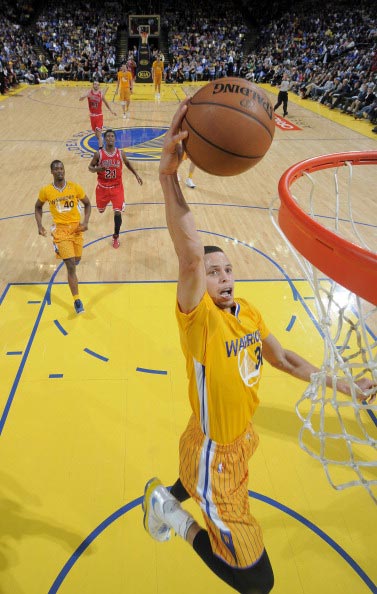 速引发了球 速引发了球